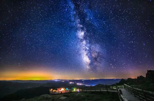 【冰山梁露營】第四紀冰川遺址-大美冰山梁，兩日休閑腐敗活動觀流星